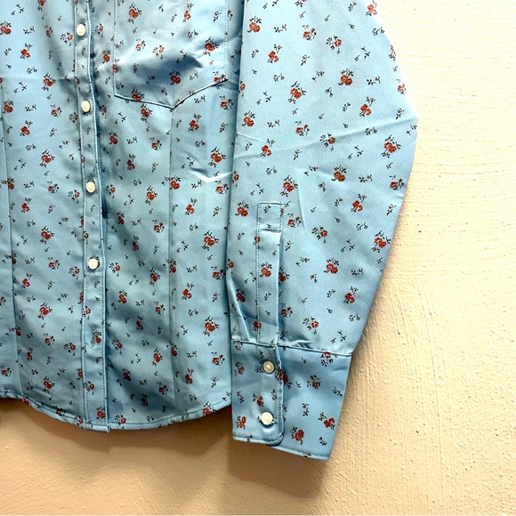Levi’s Button Down Floral Shirt Top Everyday Silky Timeless Blouse - Picture 7 of 14